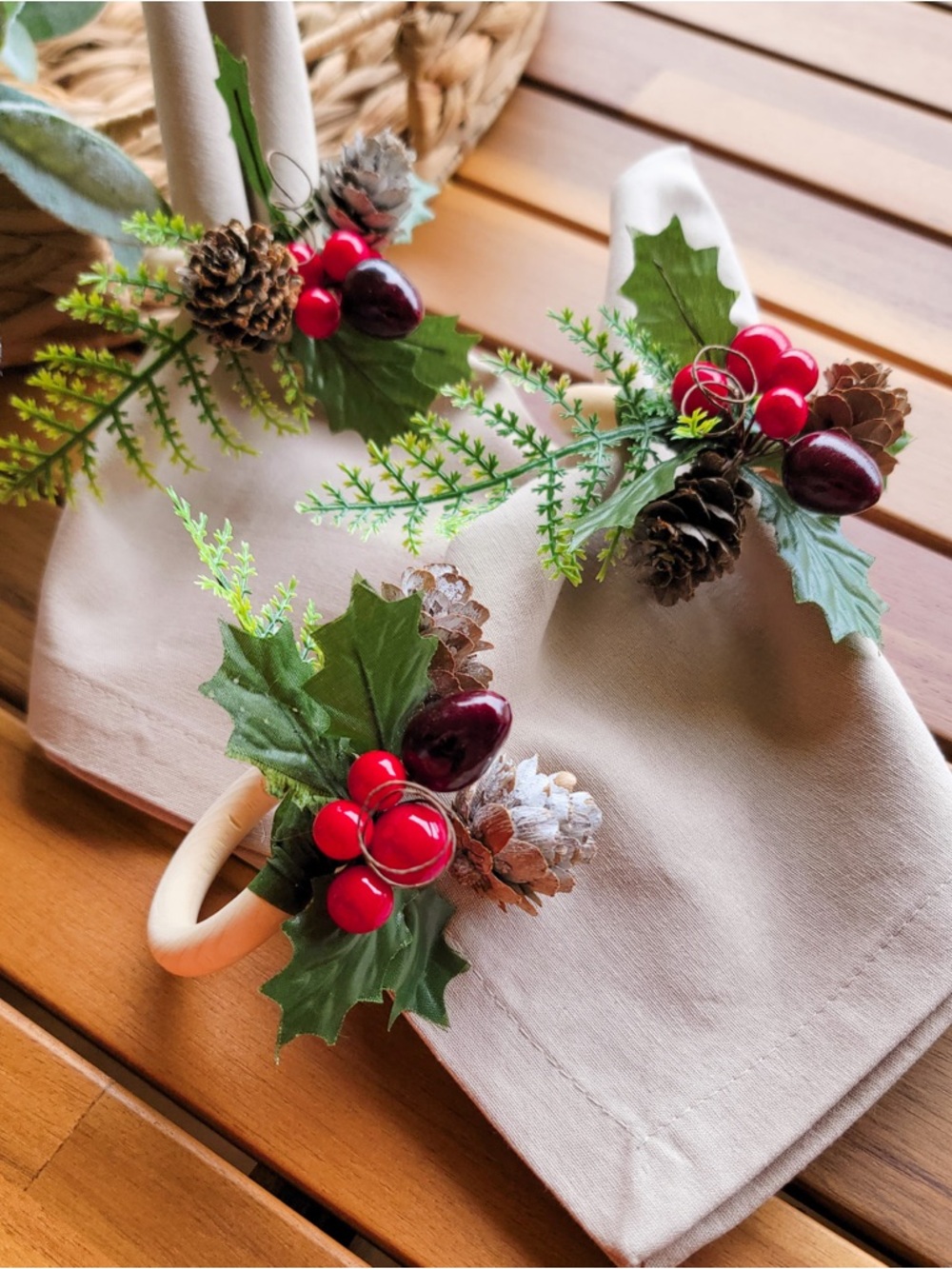 Set of 6 Holiday Pinecone & Berry Napkin Rings  - Red/Green